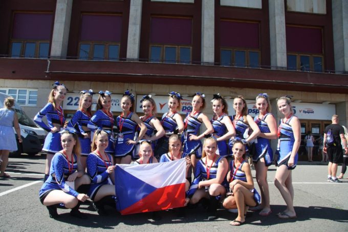 TAKT REPREZENTOVAL ČESKOU REPUBLIKU NA MISTROVSTVÍ EVROPY V CHEERLEADINGU